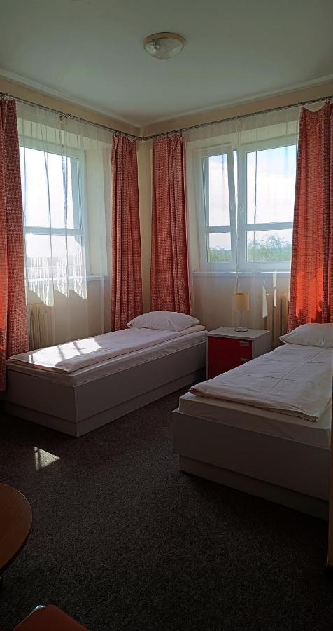 Hostel Sami Swoi Kutno Zewnętrze zdjęcie